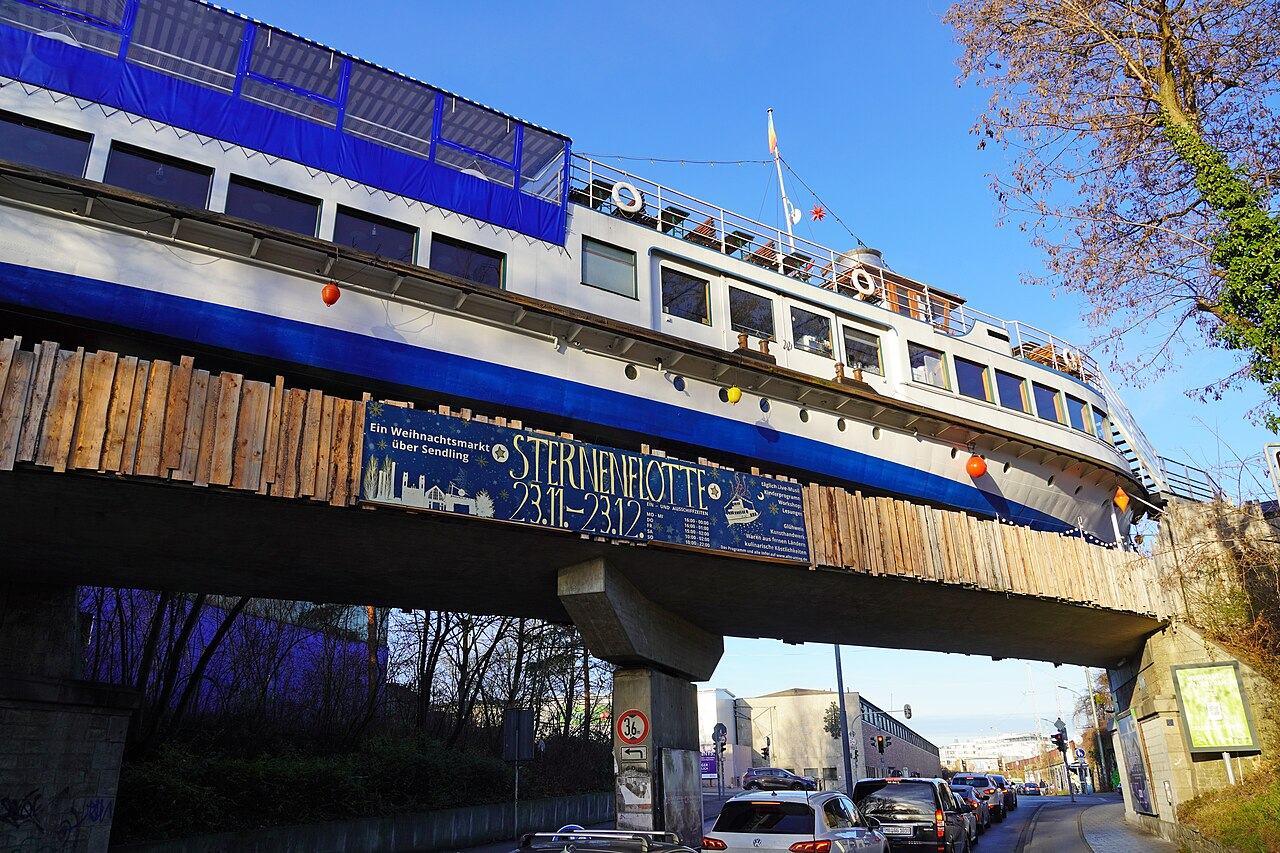 Historische Außenansicht der Alten Utting nach der Renovierung im Januar 2020.